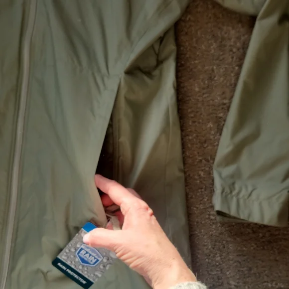 Columbia Women's Hooded Jacket - Picture 5 of 8